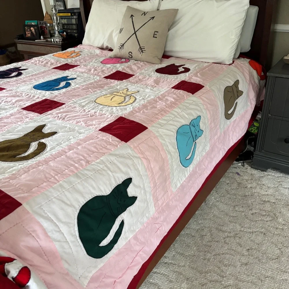 VTG Handmade Cat Lady Quilt Cozy Queen/King Pink Burgundy Novelty Kitsch Cottage